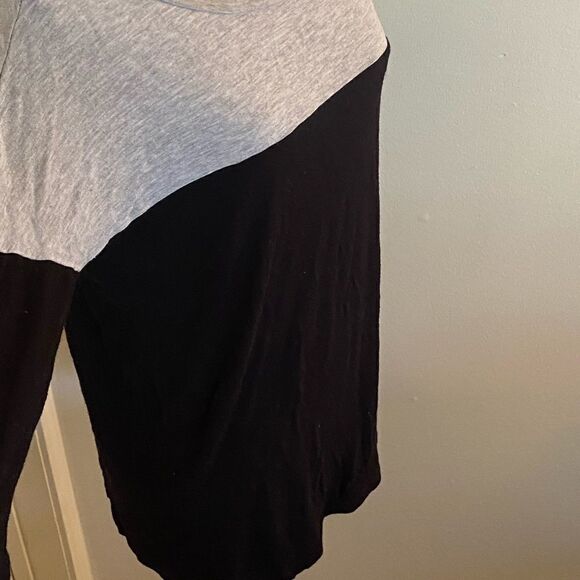Zenana Outfitters, medium black & grey top - Picture 4 of 7